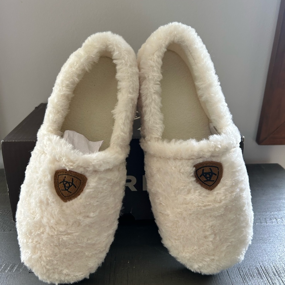 Ariat Plush Cream Slip-On Slippers